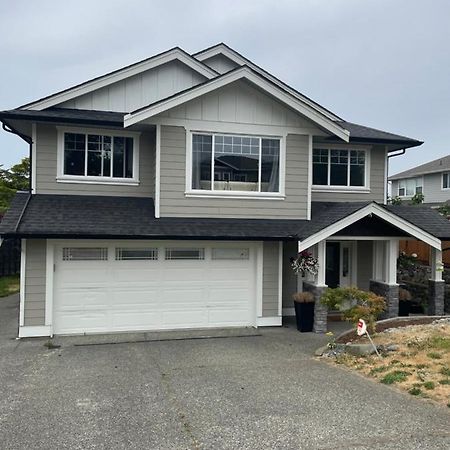 Отель Starting Point Family House Saanich Экстерьер фото
