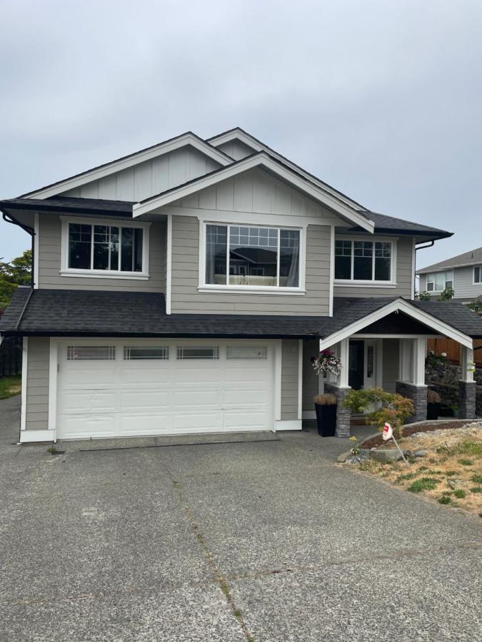 Отель Starting Point Family House Saanich Экстерьер фото